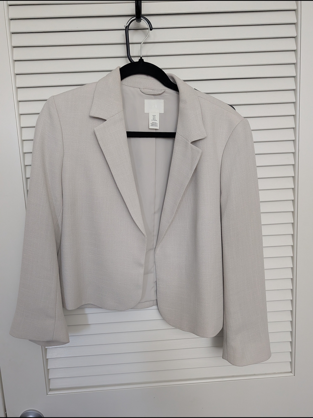 H&M Women's beige Light Weight Cropped Blazer